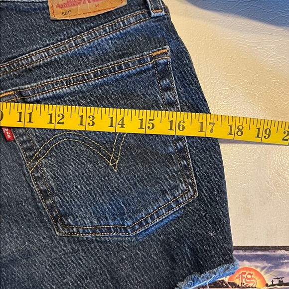 Levi's 501‎ Dark Blue Jean Shorts with Frayed Hem W26 - Picture 12 of 12